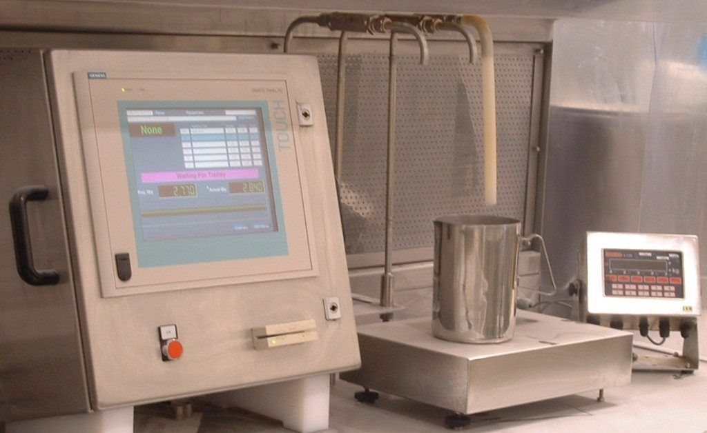 Batch Control Batch control using scales with HMI screen